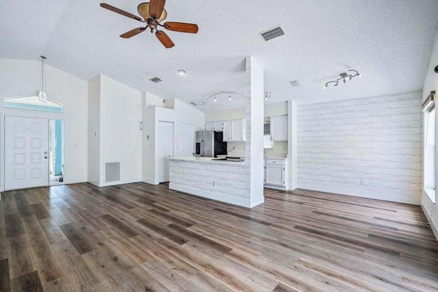 6321 Pompano Street, Jupiter, FL 33458