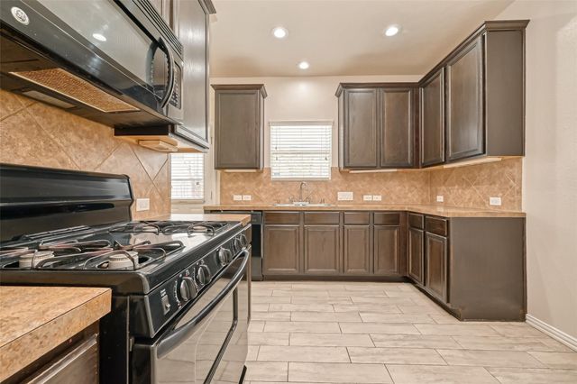 5015 Dartmoor Ridge Trail, Houston, TX 77066