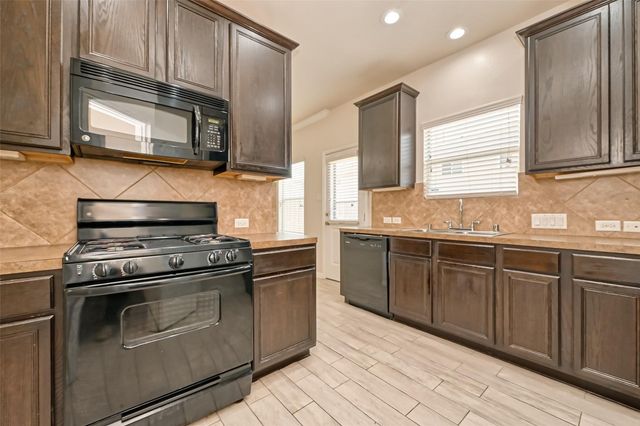 5015 Dartmoor Ridge Trail, Houston, TX 77066