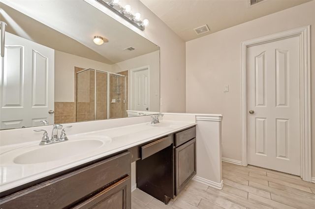 5015 Dartmoor Ridge Trail, Houston, TX 77066