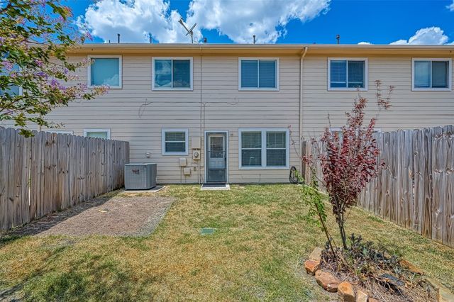 5015 Dartmoor Ridge Trail, Houston, TX 77066