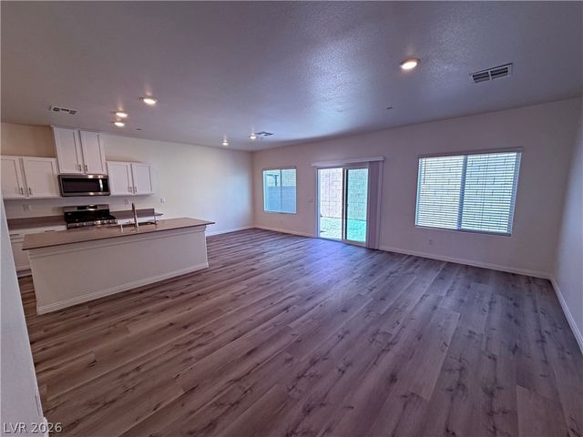 10031 Cameron Street, Las Vegas, NV 89141