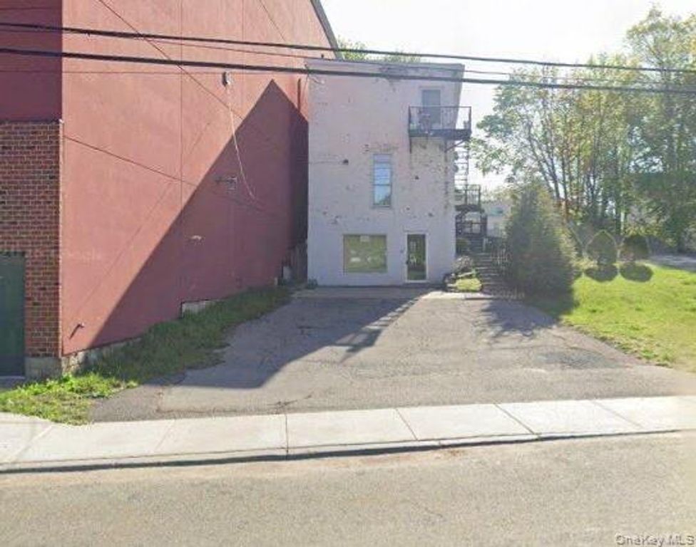 30 Millpond Parkway, Monroe, NY 10950 — exterior