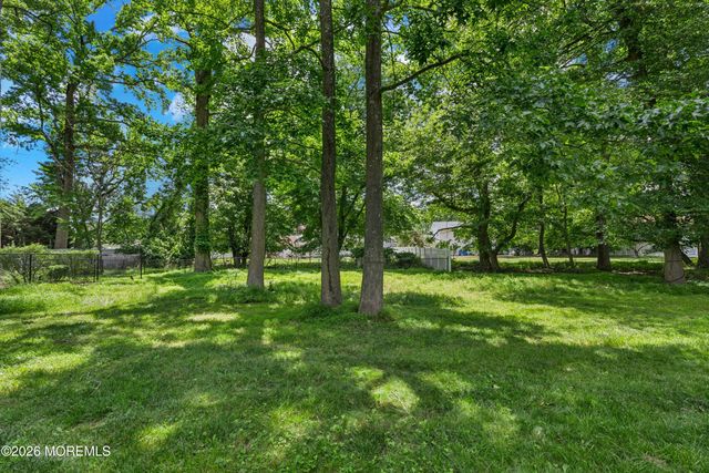 40 Vista Drive, Morganville, NJ 07751