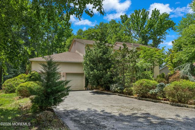 40 Vista Drive, Morganville, NJ 07751