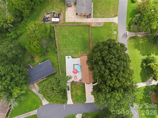 1301 Manchester Lane, Charlotte, NC 28227