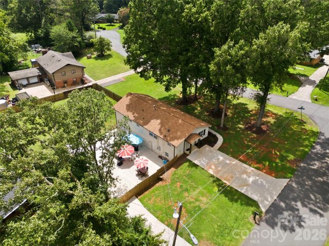 1301 Manchester Lane, Charlotte, NC 28227