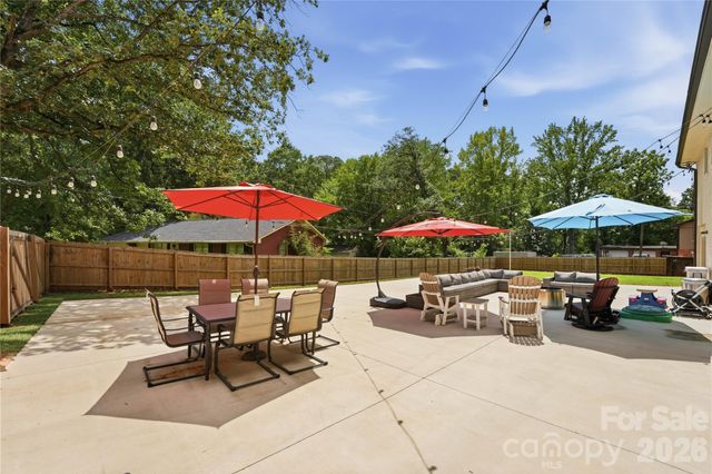 1301 Manchester Lane, Charlotte, NC 28227