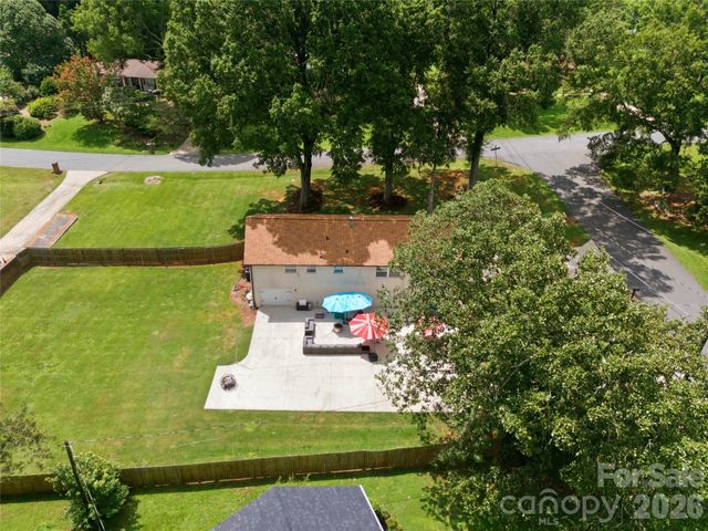 1301 Manchester Lane, Charlotte, NC 28227