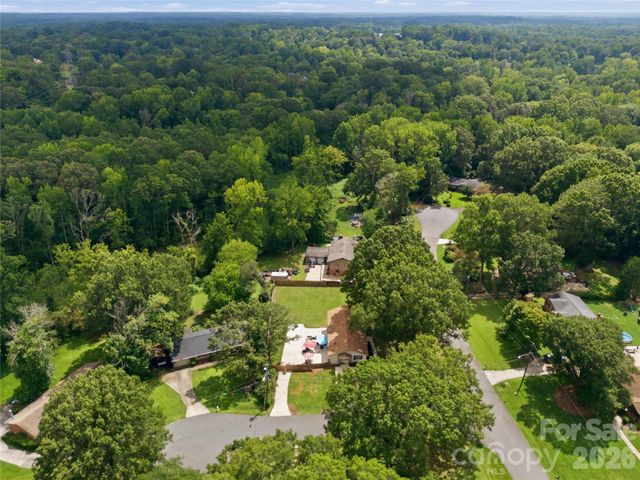 1301 Manchester Lane, Charlotte, NC 28227