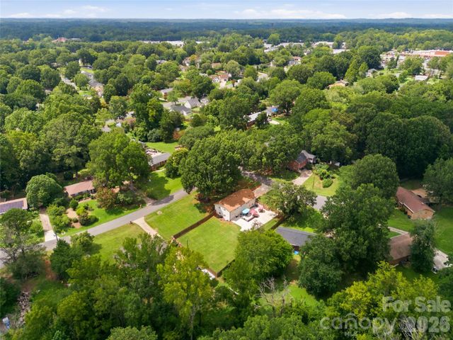 1301 Manchester Lane, Charlotte, NC 28227
