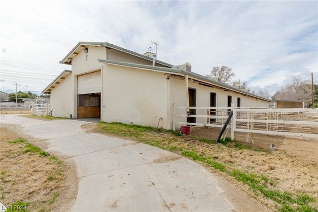 3910 East Russell Road, Las Vegas, NV 89120