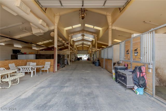 3910 East Russell Road, Las Vegas, NV 89120