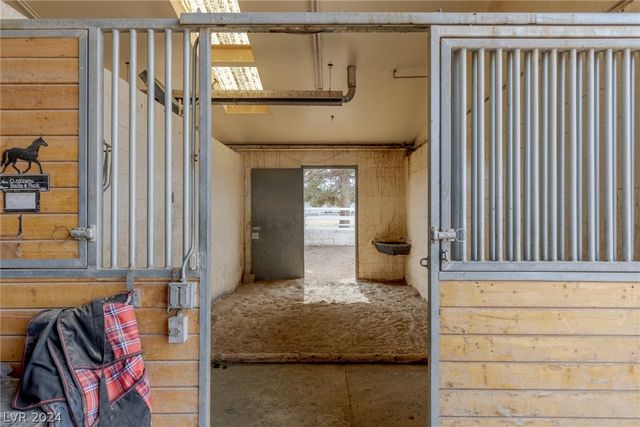 3910 East Russell Road, Las Vegas, NV 89120