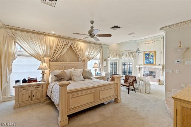 3910 East Russell Road, Las Vegas, NV 89120