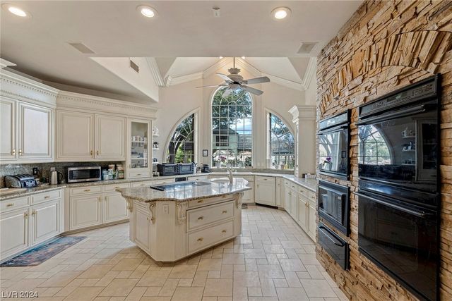 3910 East Russell Road, Las Vegas, NV 89120