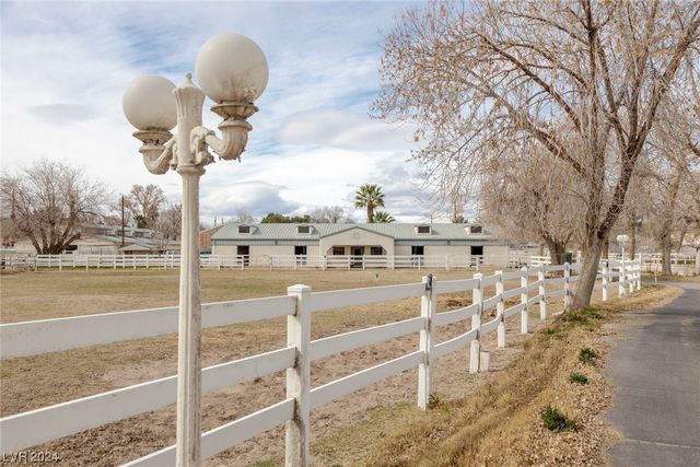 3910 East Russell Road, Las Vegas, NV 89120