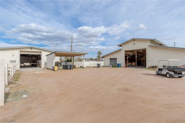 3910 East Russell Road, Las Vegas, NV 89120