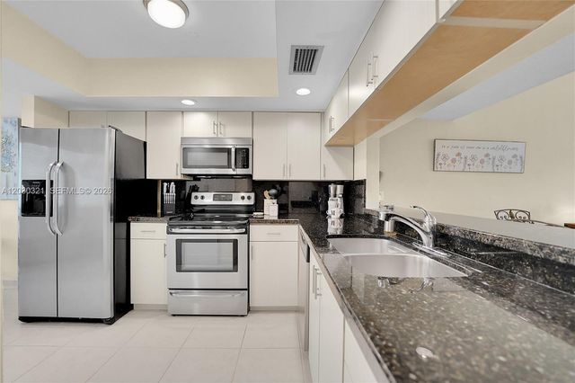 1400 NW 9th Ave C-18, Boca Raton, FL 33486