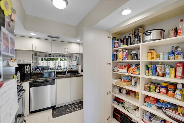 1400 NW 9th Ave C-18, Boca Raton, FL 33486