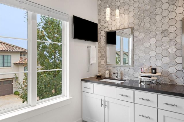 408 Rose Branch WAY 24, Austin, TX 78738