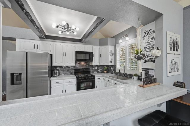 901 Rose Arbor Drive, San Marcos, CA 92078