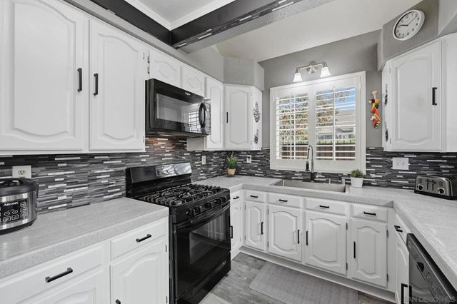 901 Rose Arbor Drive, San Marcos, CA 92078