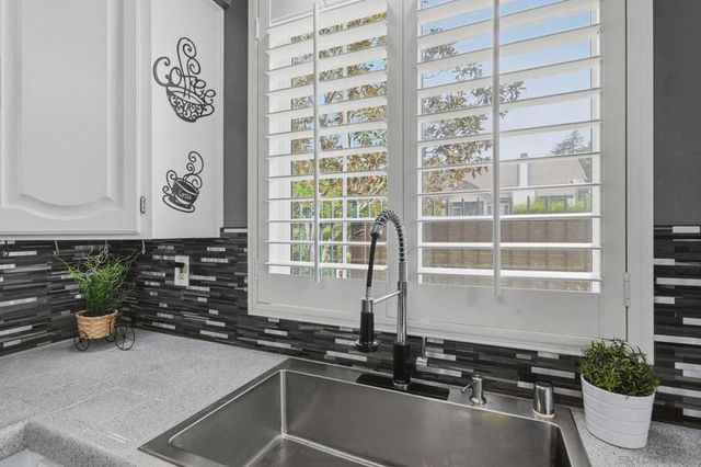 901 Rose Arbor Drive, San Marcos, CA 92078