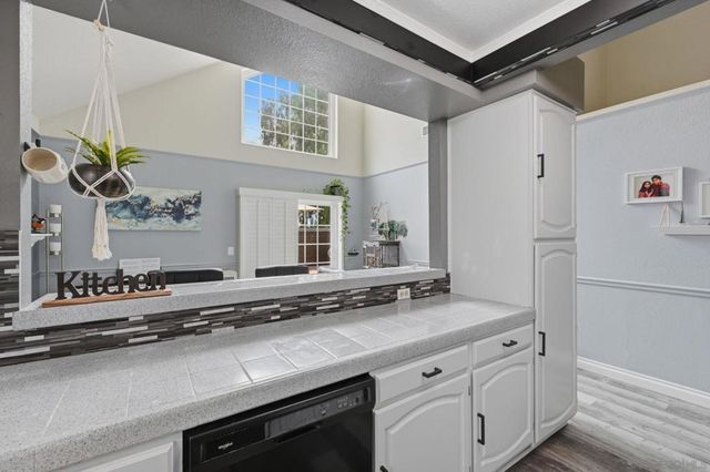 901 Rose Arbor Drive, San Marcos, CA 92078