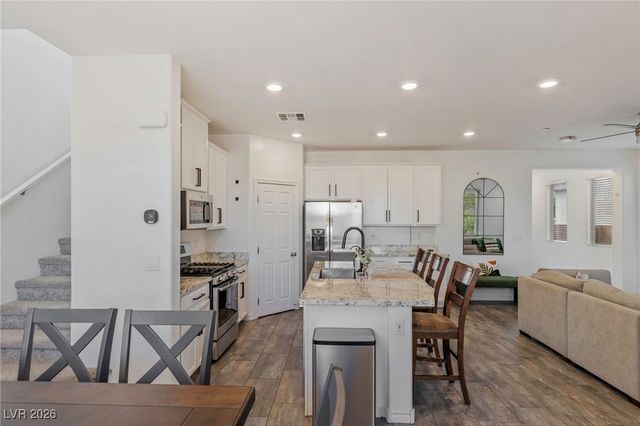 976 Bluebell Brook Street, Henderson, NV 89052