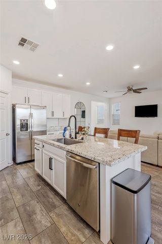 976 Bluebell Brook Street, Henderson, NV 89052