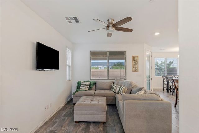 976 Bluebell Brook Street, Henderson, NV 89052