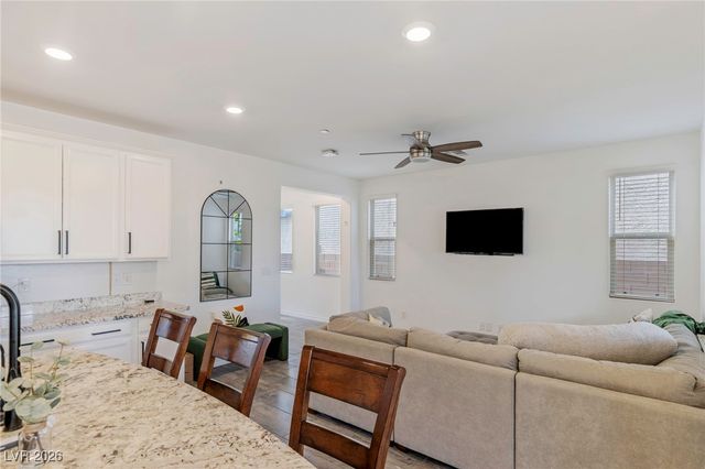 976 Bluebell Brook Street, Henderson, NV 89052