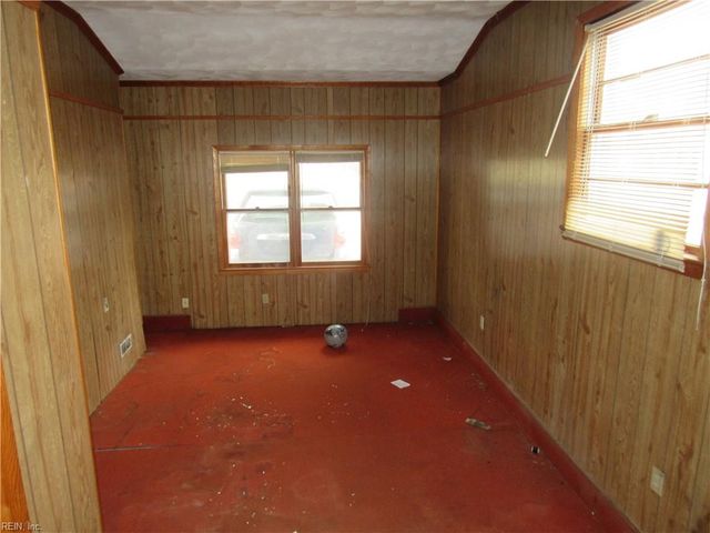 10 W Walker RD, Hampton, VA 23666