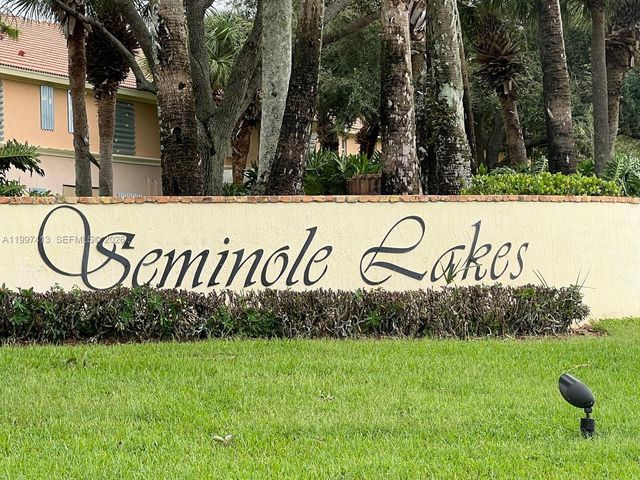 336 River Bluff Lane, Royal Palm Beach, FL 33411