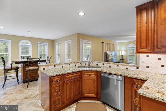 6647 MORRIS RD, Spotsylvania, VA 22551