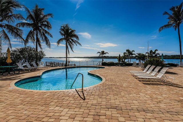 8800 BAY PINES BOULEVARD 303, St Petersburg, FL 33709