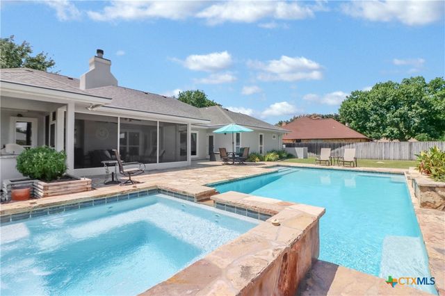 317 Sol Del Rio, Seguin, TX 78155