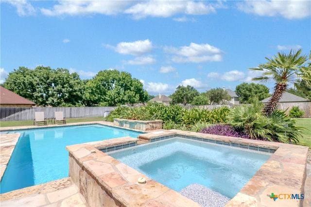 317 Sol Del Rio, Seguin, TX 78155