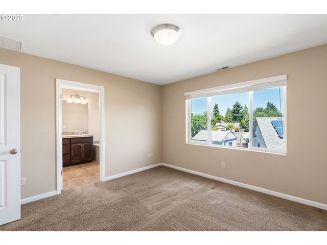 4077 Se LONE OAK St, Hillsboro, OR 97123