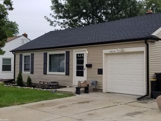 26014 Waldorf Street, Roseville, MI 48066
