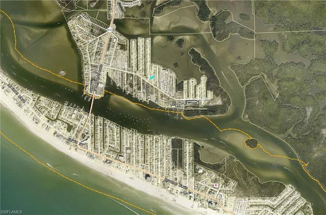 8 Helen LN, Fort Myers Beach, FL 33931