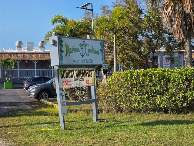 8 Helen LN, Fort Myers Beach, FL 33931