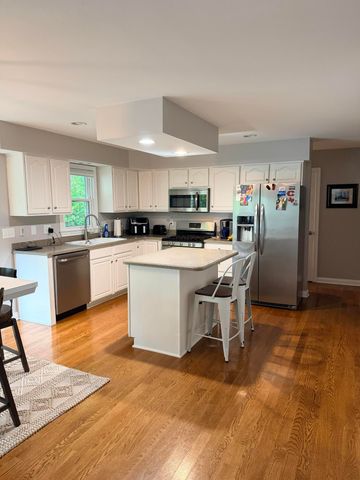 712 Maple Ridge Lane, Lexington, KY 40509