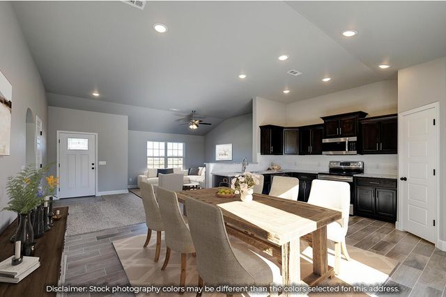 1425 E Charlton Street, Republic, MO 65738