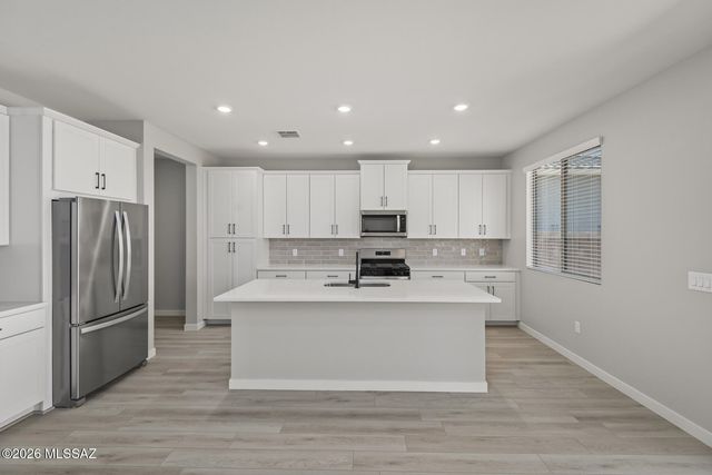 7852 S Wild Prairie Drive S, Tucson, AZ 85757