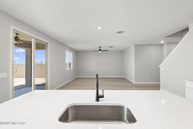 7852 S Wild Prairie Drive S, Tucson, AZ 85757