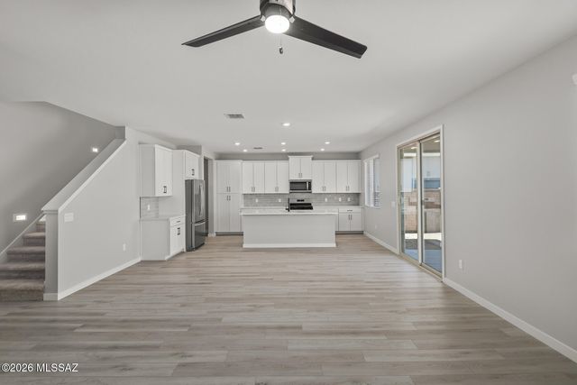 7852 S Wild Prairie Drive S, Tucson, AZ 85757