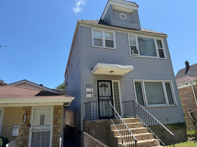 9211 S Clyde Avenue, Chicago, IL 60617