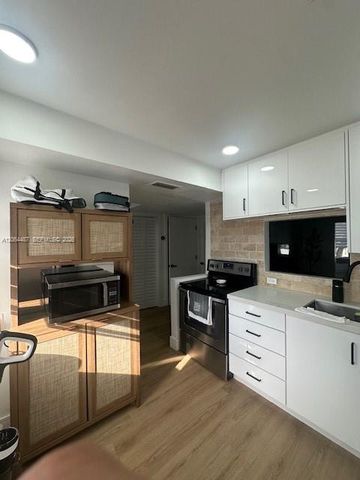 1401 NE 191st Street D214, Miami, FL 33179